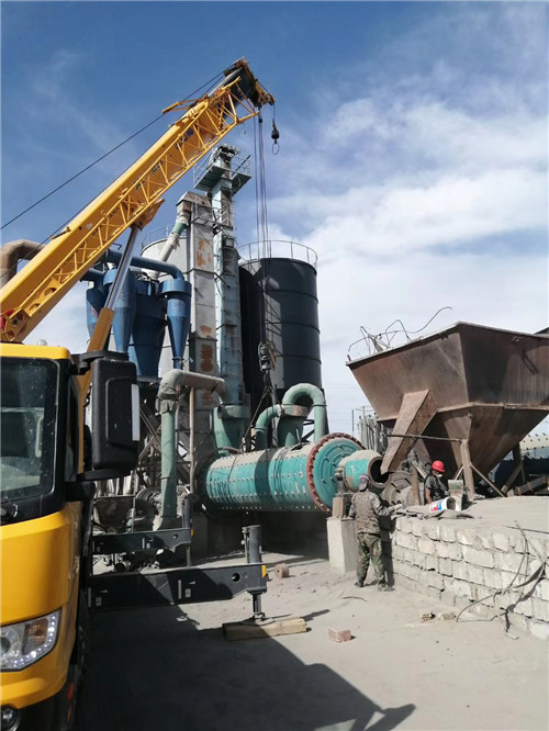 吉安市设备搬运等各类工程项目中，吊车起着关键作用