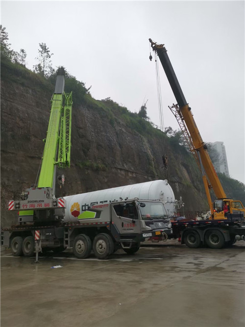 吉安市“不怕风雨冻”—— 吊车的 “恶劣环境适应” 技术